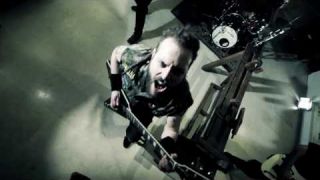 SIN CONTROL - Ningún Dios VIDEO